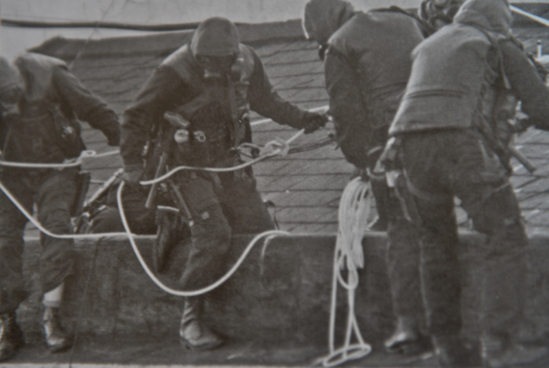Illustration for article titled Operation Nimrod: Az SAS bemutatkozik a világnak
